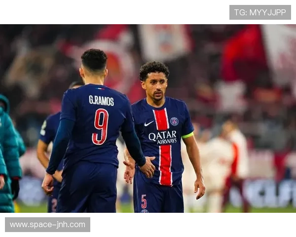 巴黎圣日耳曼联赛不败延续，欧冠备战节奏受关注