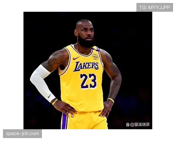 勒布朗·詹姆斯休赛季成完全自由球员，留队需薪资让步与角色再定位
